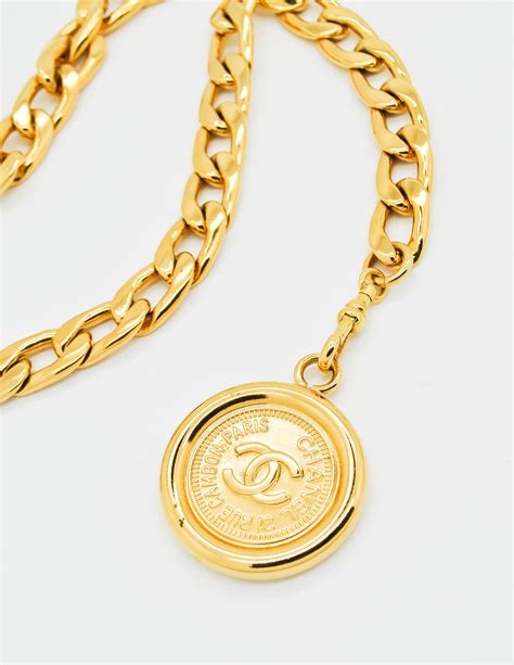 chanel retro chain|old fashioned Chanel.